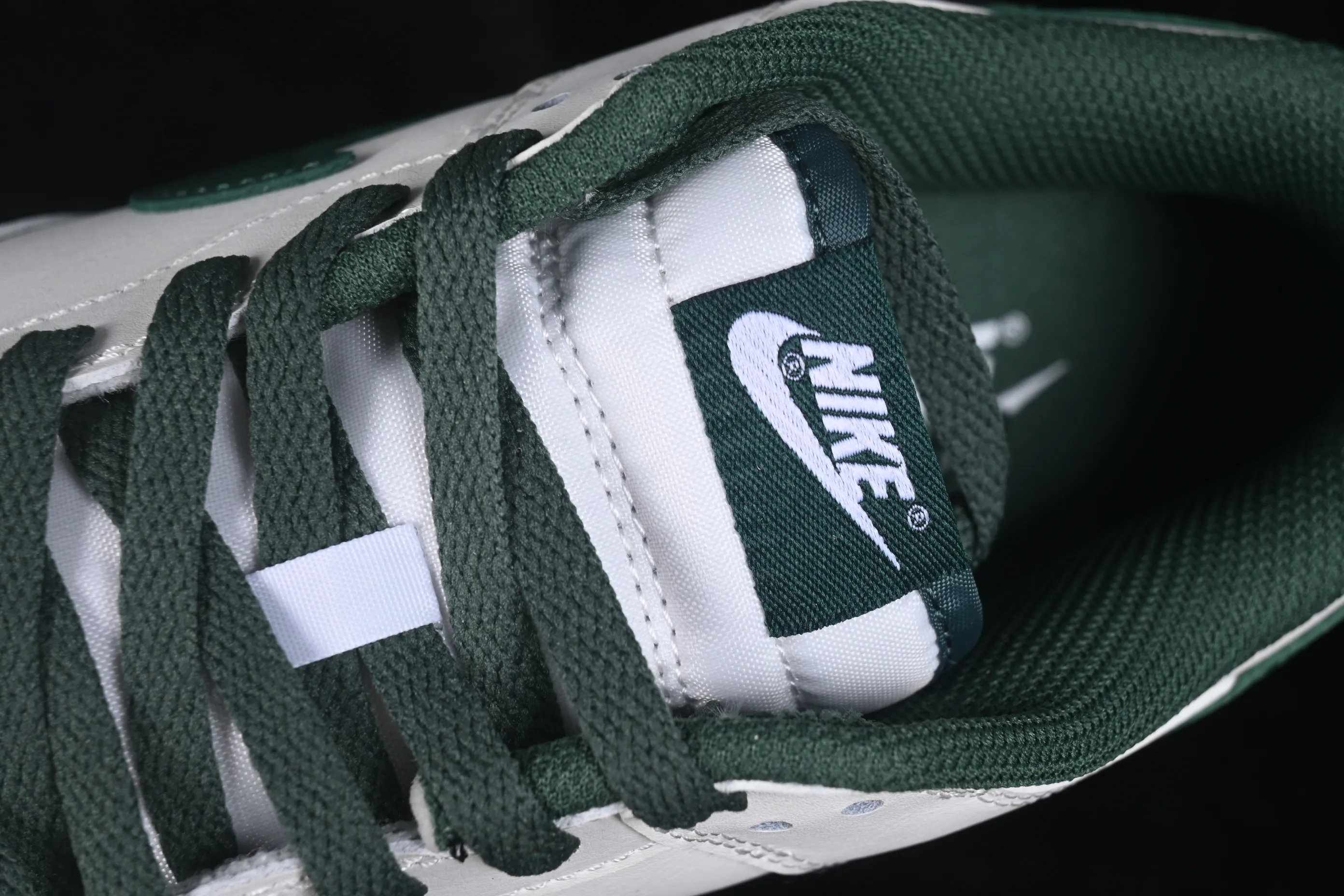 All categories Nk SB Dunk series Nk SB Dunk Low low-top sneakers Nike SB Dunk Low white green low-top casual sneakers HF5441-115